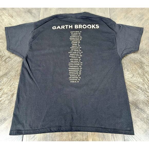 Garth Brooks Black Stadium Tour Tshirt Short Sleeve Music Concert Men's XL - Picture 7 of 8